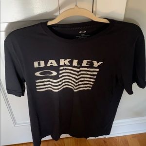 Oakley men’s black short sleeve T-shirt